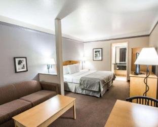Clarion Suites Maingate