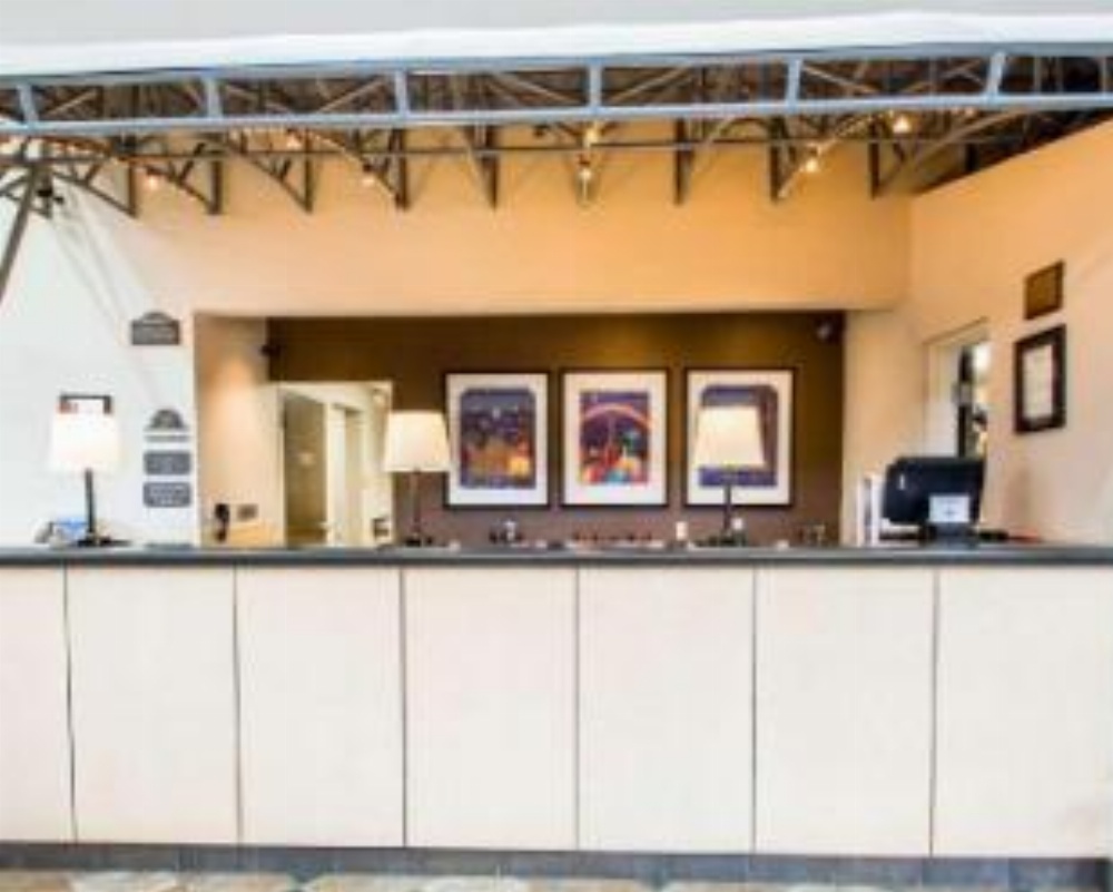 Clarion Suites Maingate Image 10