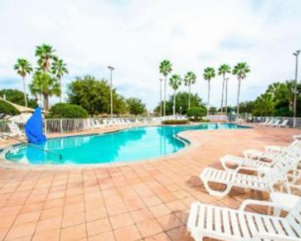 Clarion Suites Maingate